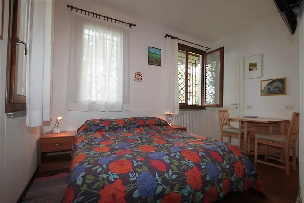 B&B Tana Della Volpe Ispra 2*,